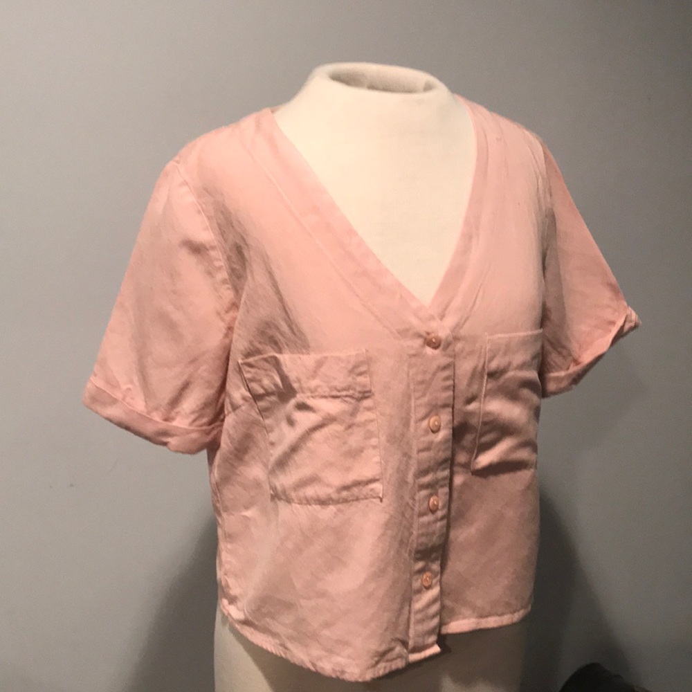 LE LIS crop top button up short sleeve blush color